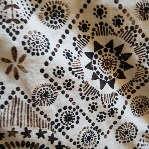 Patterned Mini Skirt - Picture 3 of 4